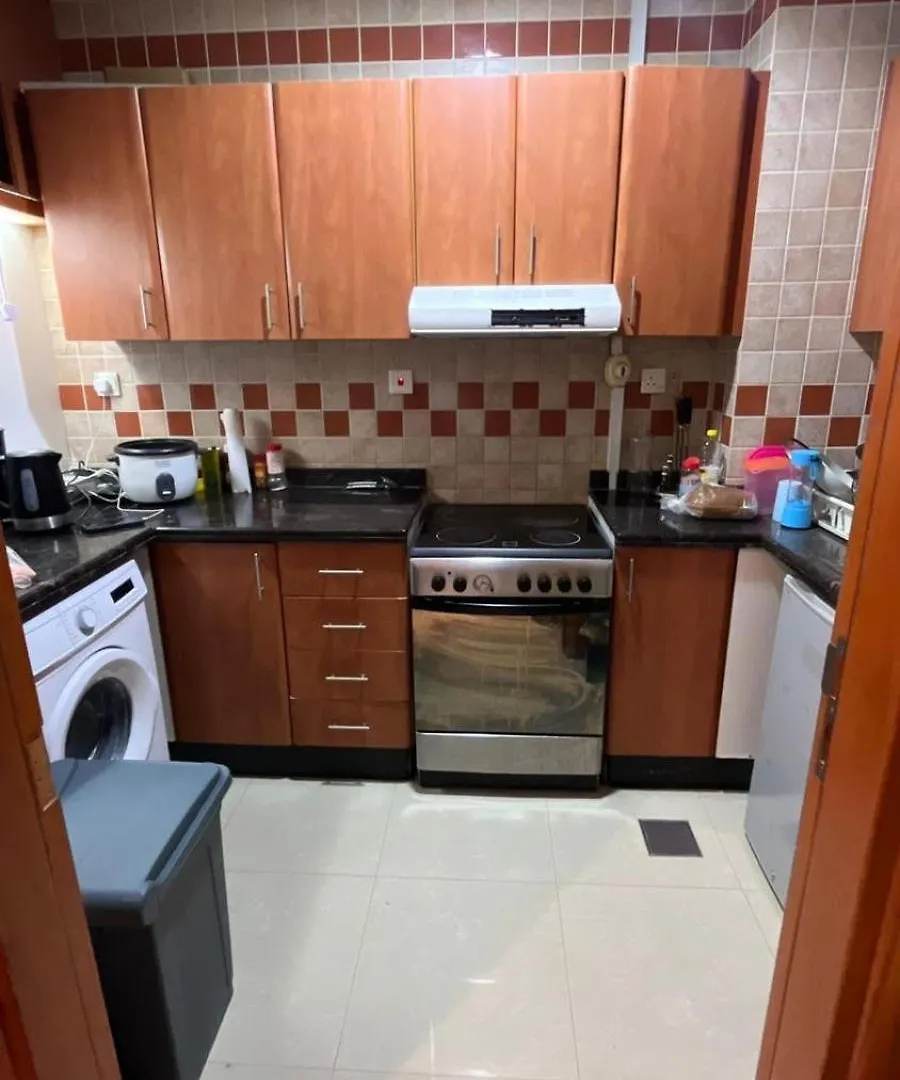 Privat bolig Tidy Master Room In Marina Near Metro Dubai