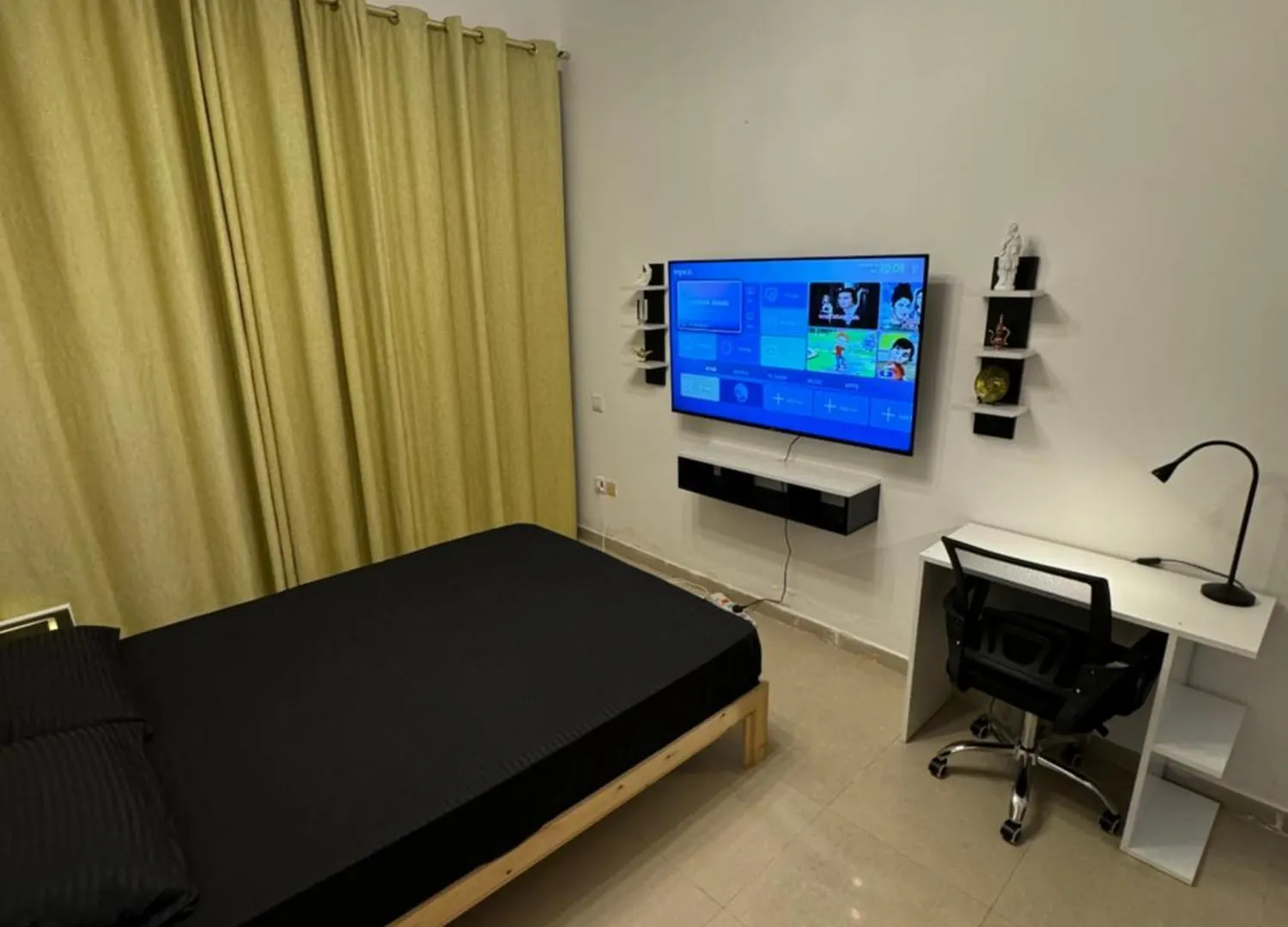 Tidy Master Room In Marina Near Metro Dubai Homestay